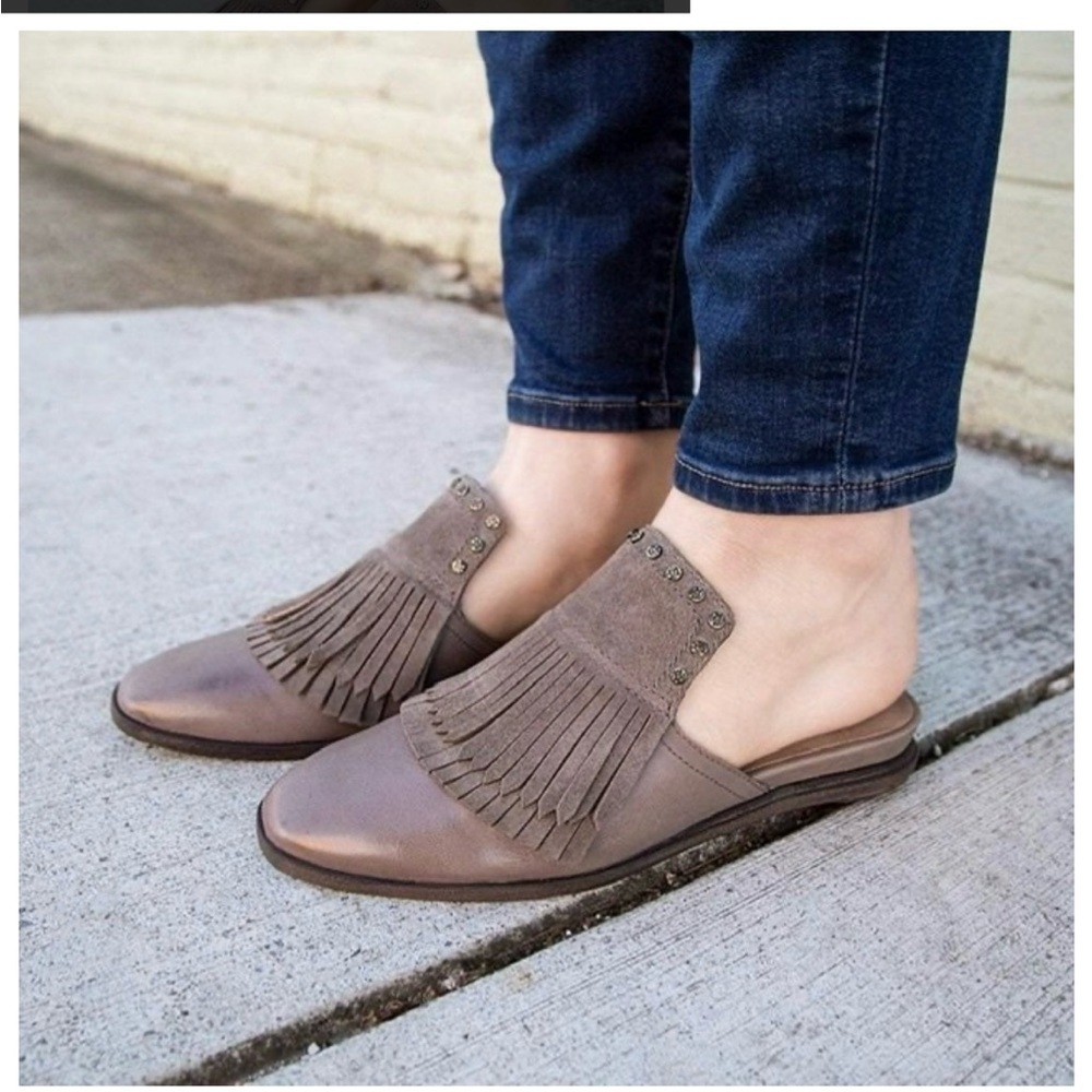 OTBT Women's Gleam Stone Leather Mule